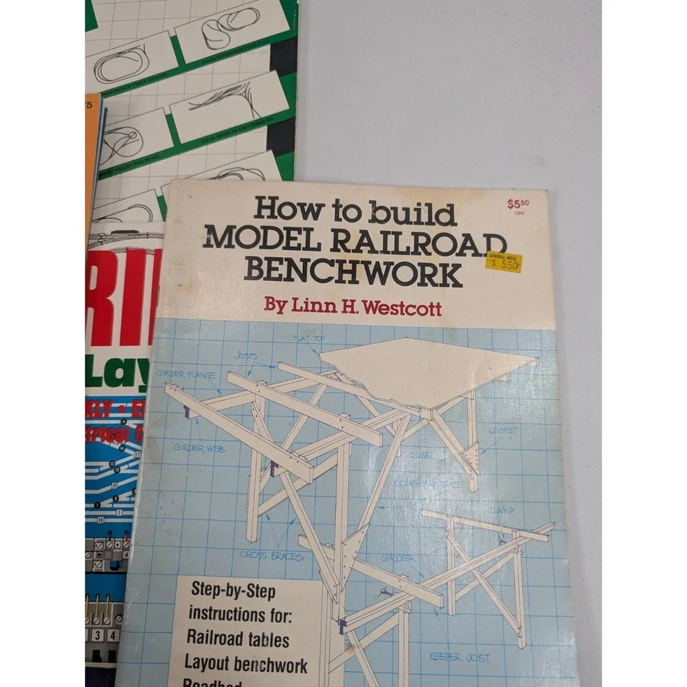 AMERICAN FLYER,LIONEL ATLAS AND MORE‎ PAPERBACK TRAIN BOOKS 12 Total